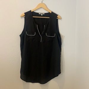 Daniel Rainn Lightweight Black Top With White Trim